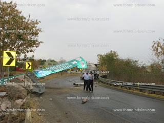 Cierran puente a Umán por accidente