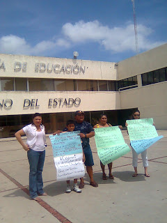 Plantón contra maestras chismosas