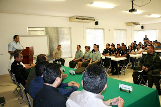 Policía colombiana capacita a polis yucas