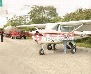 Aterriza avión de emergencia en Telchac