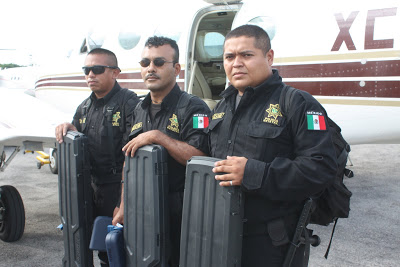 Tres polis acuden a un curso en Jalapa