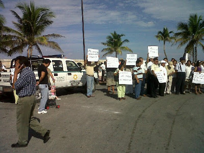 Pese a protesta de progreseños comienza la demolición del malecón