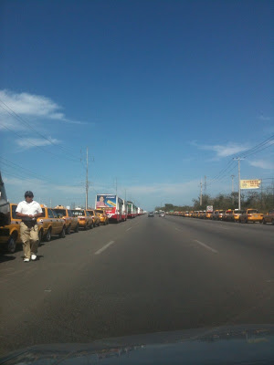 Comienza protesta de transportisas y los problemas para la pobre gente