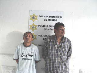 Vendían pastillas de la felicidad a las puertas de un bar