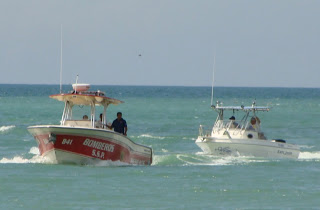 Rescata la SSP a 3 meridanos a la deriva mar adentro