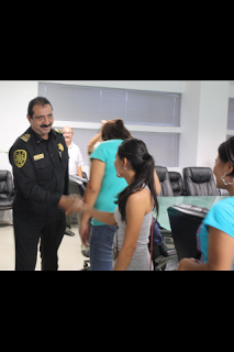 Saidén deja las armas para presumir la seguridad de Yucatán ante estudiantes yucatecos y tabasqueños