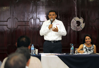 Zapata Bello presenta propuestas para impulsar a la industria yucateca‏