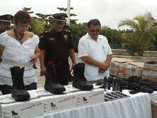 Recibe la Policía de Progreso dispositivos para lanzar gas lacrimógeno