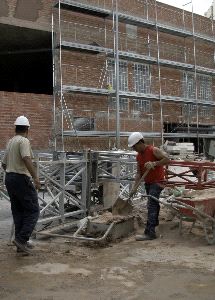 Batman yucateco: Le cae un mazo en la cabeza desde el piso 11 de un hotel y se salva de morir