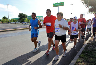 Participa Rolando Zapata en la carrera por el Día del Bombero