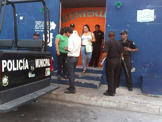 Clausuran un bar luego de que sus clientes se dieron de machetazos