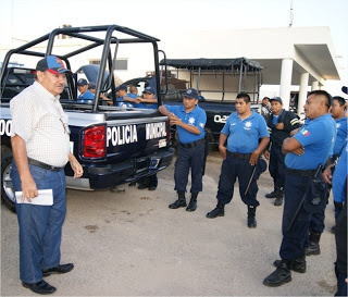 Despiden a jefe policíaco en Yucatán por acudir uniformado a un prostíbulo