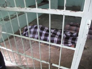 A prisión jefe policíaco yucateco por no pagar sus caguamas en una cantina
