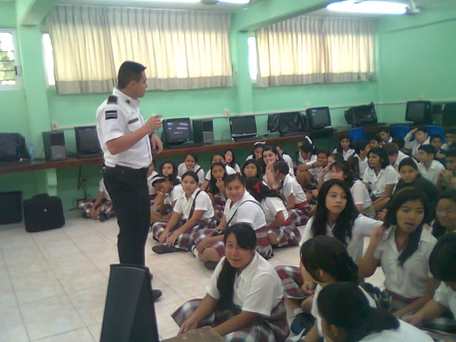 La SSP imparte talleres para prevenir "bullyng" y adicciones en 9
escuelas de Mérida