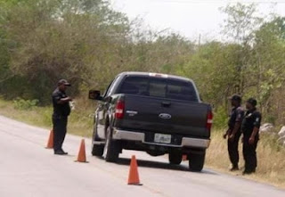 Policías descuidados: se les escapa un reo durante el traslado a la cárcel