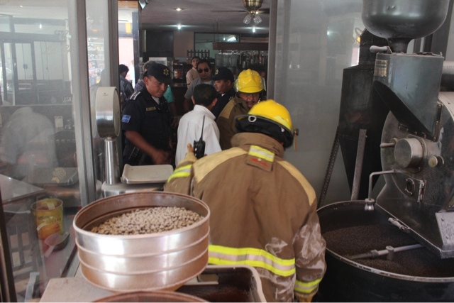 Movilización por incendio en el Café Habana del centro