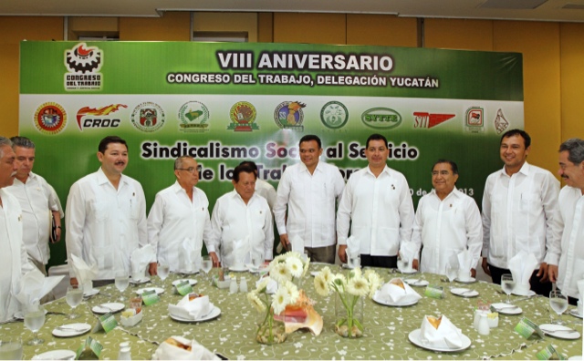 Conmemoran el octavo aniversario de la delegación Yucatán del Congreso
del Trabajo.