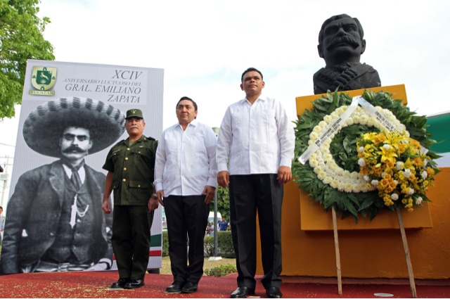 Autoridades estatales conmemoran el 94 aniversario luctuoso de Emiliano
Zapata.