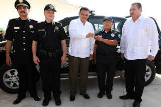 Entregan vehículos de vigilancia a Policías de Valladolid y Tizimín