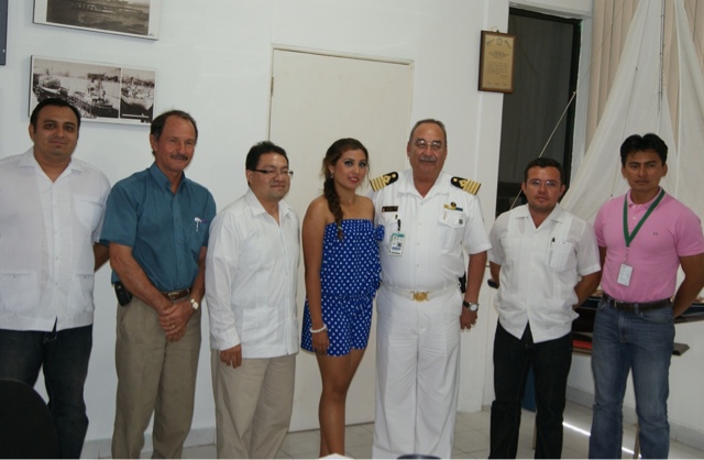 Reina de la Marina reaparece tras su suspensión por fotoscomprometedoras