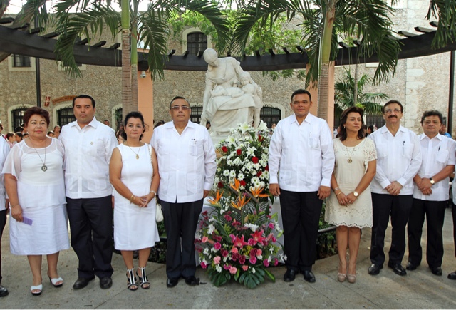 Encabeza el Gobernador conmemoración con motivo del Día de las Madre.