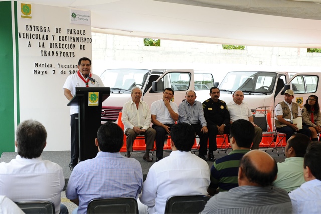 Entregan nuevas unidades para mejorar la inspección del transporte
público.