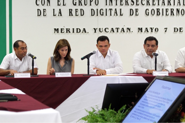 Autoridades estatales y federales acuerdan fortalecer Red Digital deYucatán