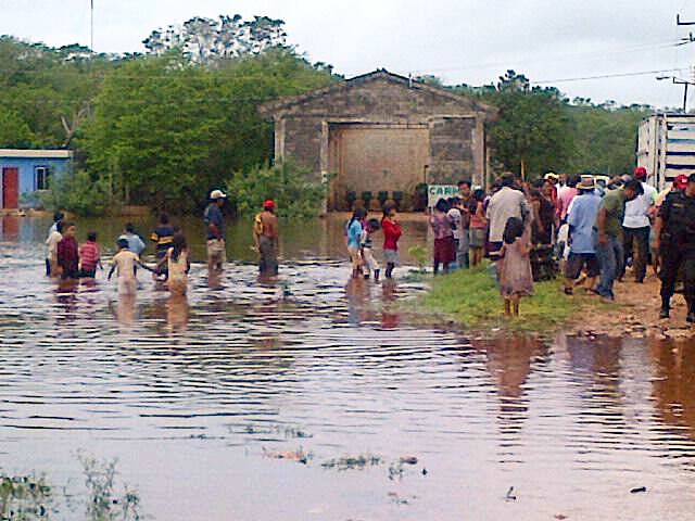 Llegan apoyos a familias afectadas por las lluvias en Tekax