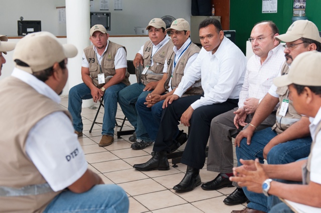 Se reúne el Gobernador con inspectores de la Dirección de Transporte