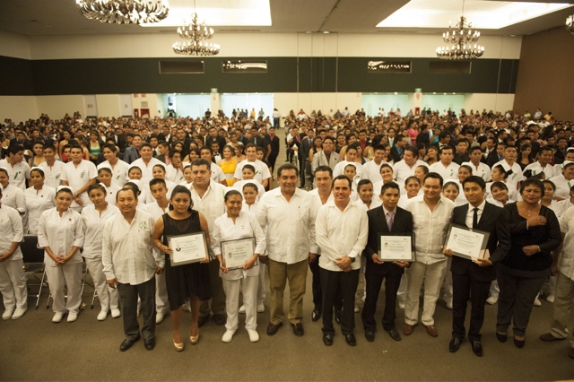 Se gradúan 459 alumnos del CONALEP Mérida I