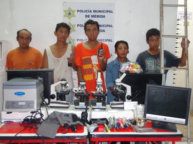 Cinco foráneos detenidos por robar en una escuela. Santiago