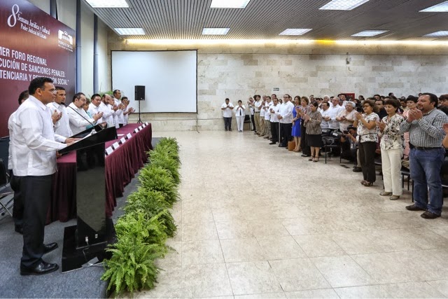 El Gobernador inauguró la octava Semana Jurídica y Cultural del Poder
Judicial