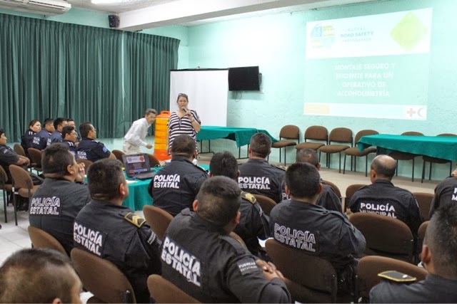 Enseñan a policías los "secretos" del alcoholímetro