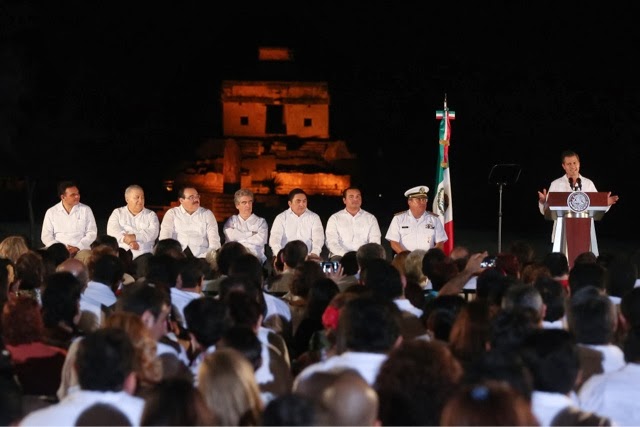 El Presidente de la República y el Gobernador del Estado inauguran el
FICMaya 2013.