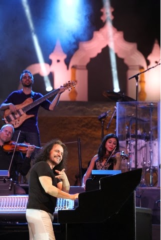 Yanni ofrece histórico recital en el ex convento franciscano de Izamal