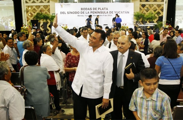 Acude Rolando Zapata a celebración de la Iglesia Nacional Presbiteriana.