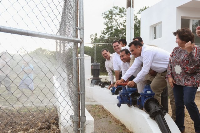 Más obras carreteras y de agua potable para habitantes del Oriente de
Yucatán