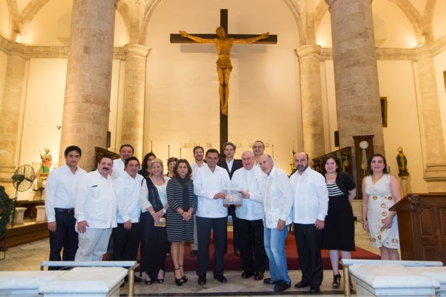 Presentan el libro “La Catedral de Mérida: la gran casa de Dios en
medio de T'hó”