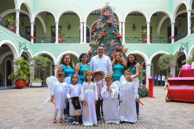 Visita rama navideña Palacio de Gobierno