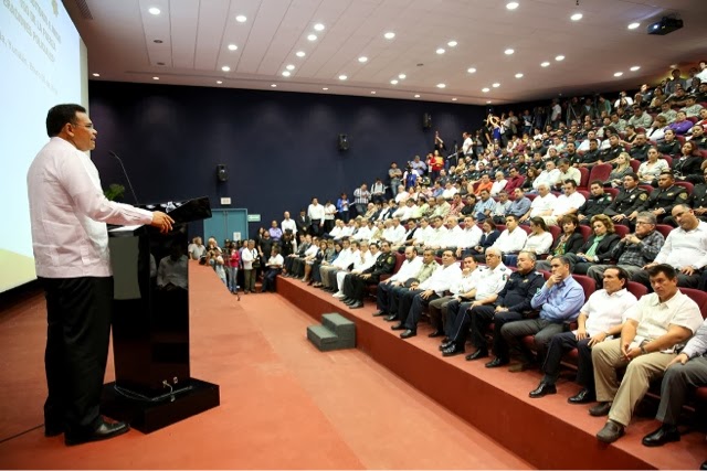 Inauguran auditorio de la SSP y anuncian 450 plazas nuevas para policías