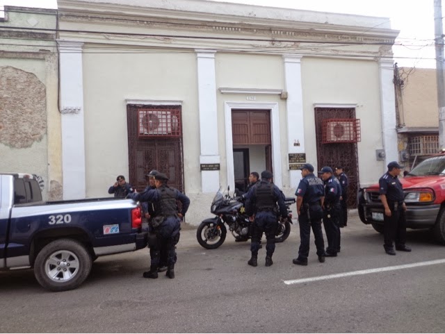 Incendio en una Notaría del centro de Mérida