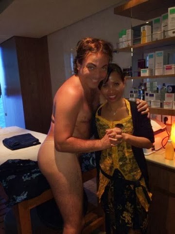 Furor y burlas en internet por foto de Cristian Castro en hilo dental