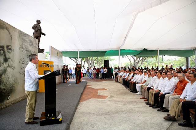 Conmemoran los 97 años de la promulgación de la Constitución