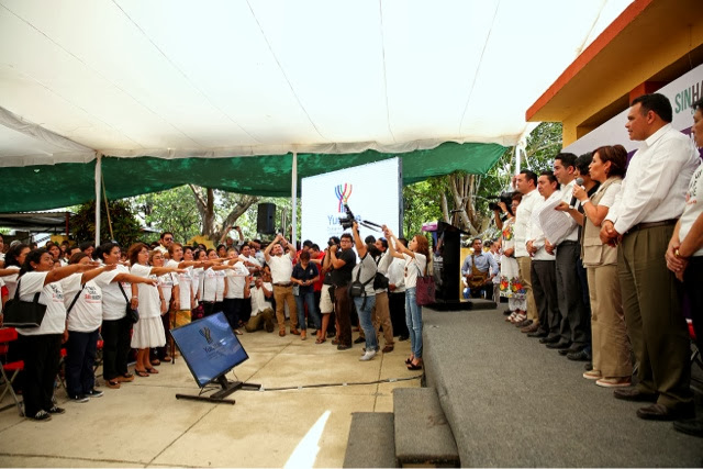 Realiza Rosario Robles Berlanga gira de trabajo por Yucatán.