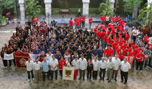 Abanderan a delegación yucateca que participará en Universiada Nacional
2014