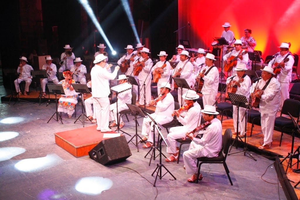 Orquesta Típica Yukalpetén consigue rotundo éxito en la Ciudad de México