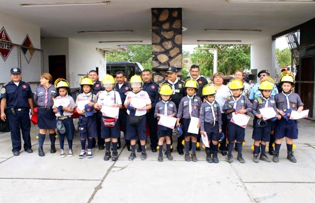 Visitan scouts estaciones de bomberos de la SSP