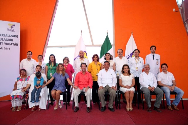 El Gobernador inauguró un Cuarto de Estimulación Multisensorial en el
CRIT Yucatán