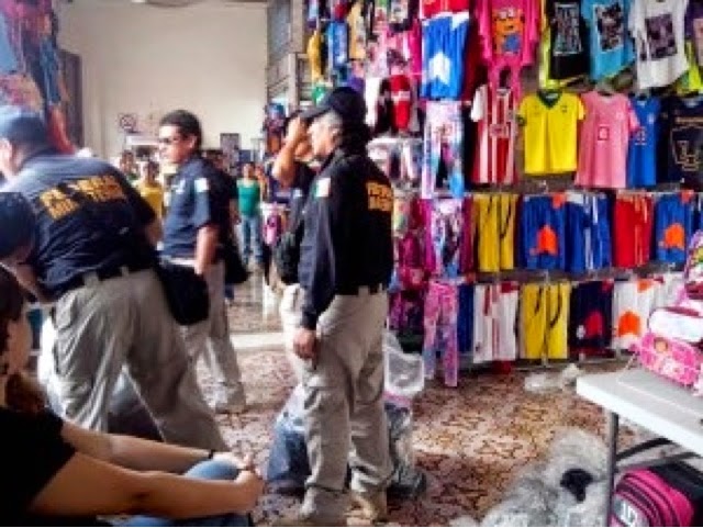 Decomisan mochilas y bolsos de mano piratas en Mérida