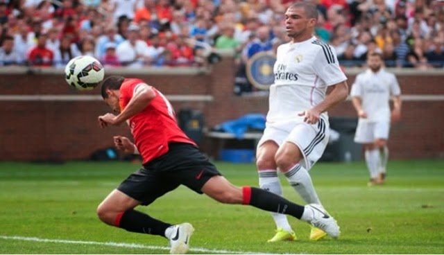 'Chicharito' anota en la victoria del Manchester United sobre Real
Madrid